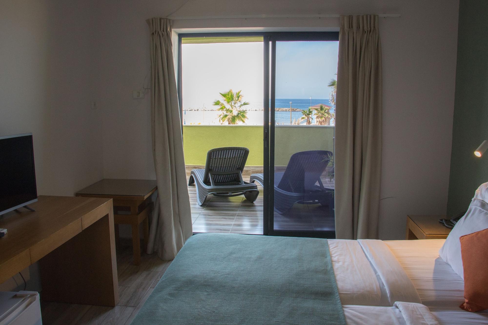 Golden Beach Hotel Тел Авив Екстериор снимка