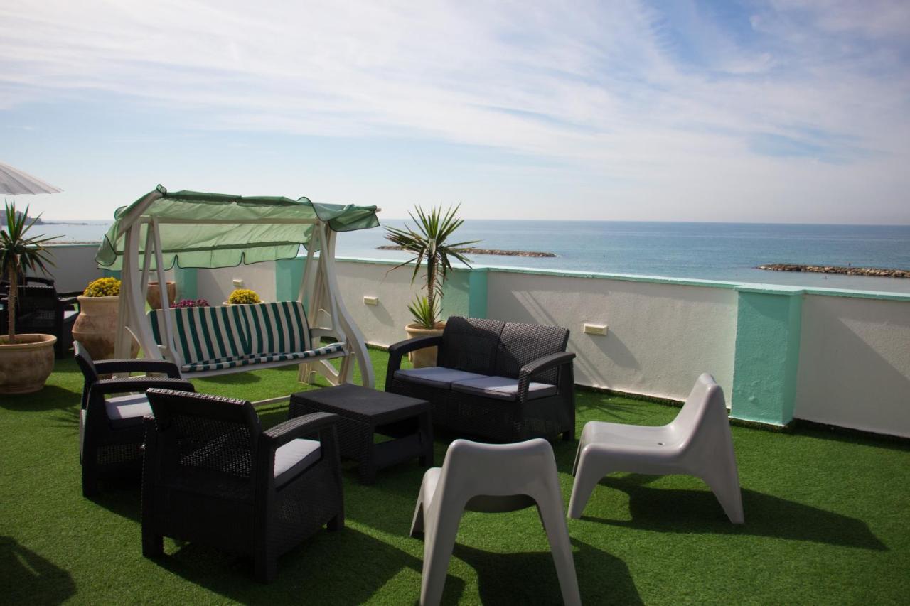 Golden Beach Hotel Тел Авив Екстериор снимка
