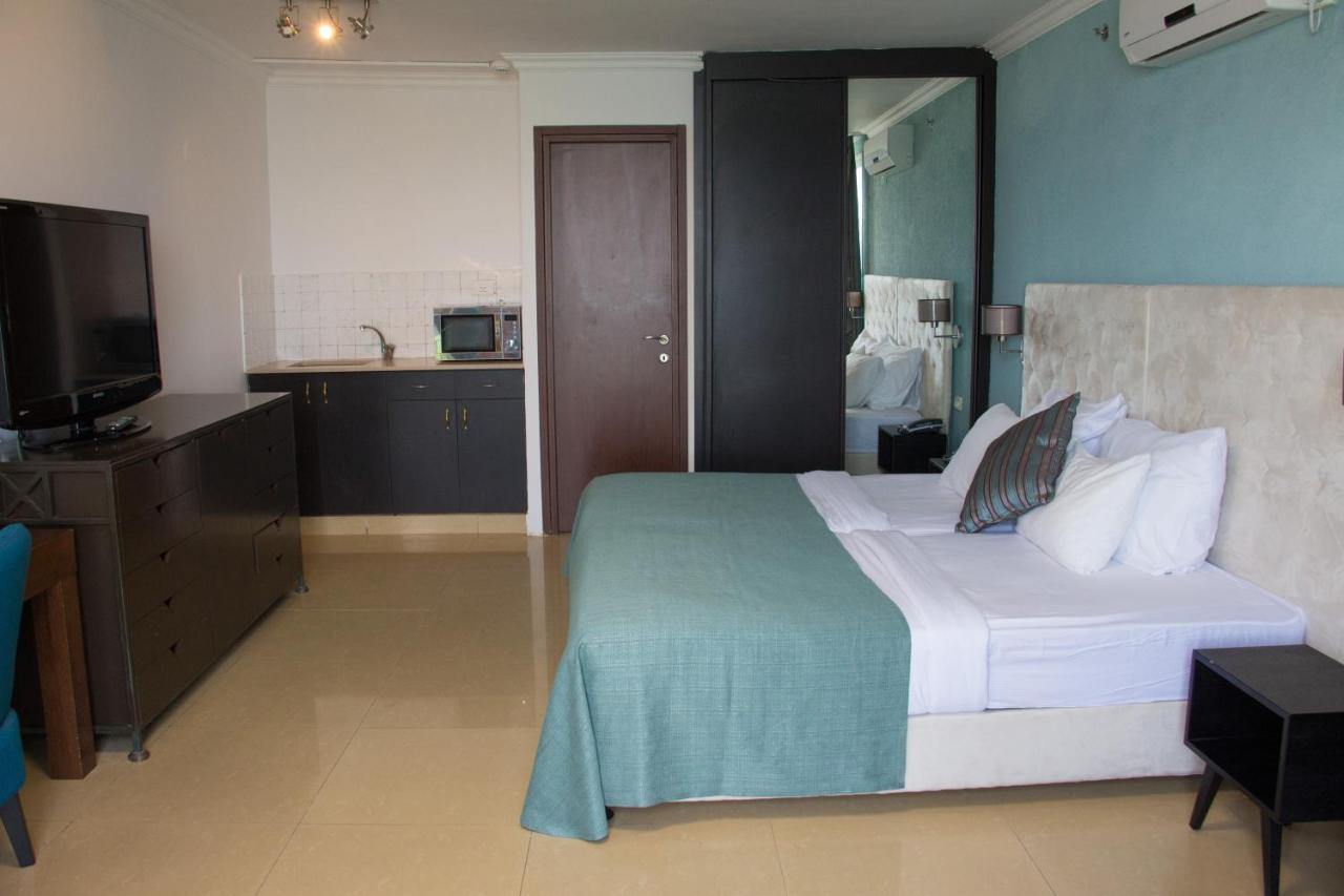 Golden Beach Hotel Тел Авив Екстериор снимка