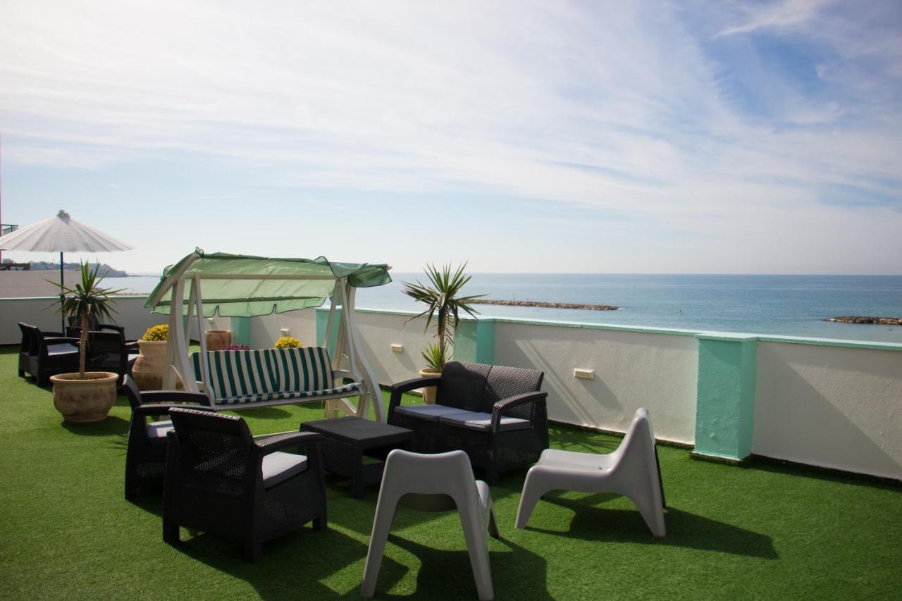 Golden Beach Hotel Тел Авив Екстериор снимка